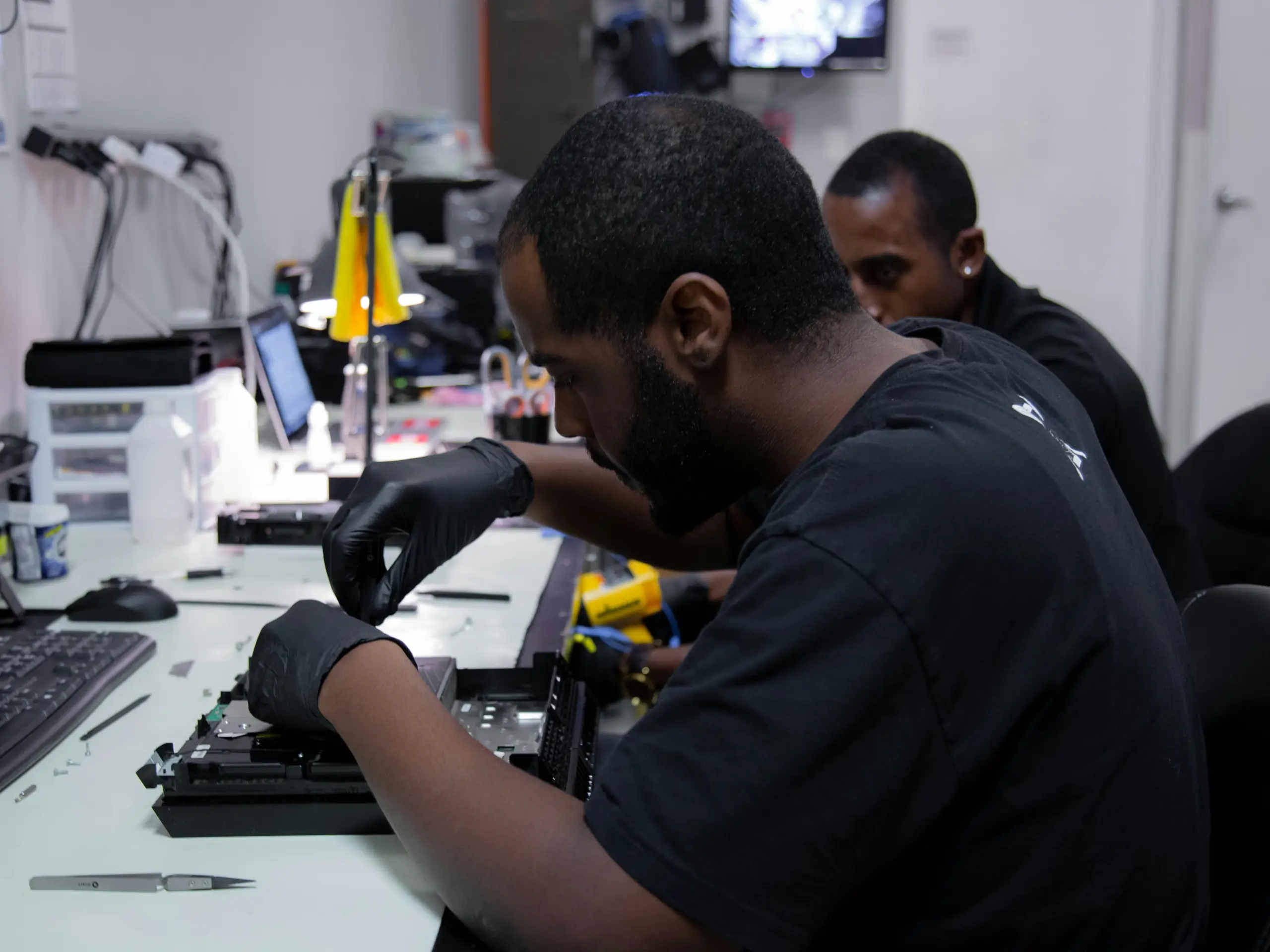 Robust IT services for manufacturing firms to streamline production, enhance automation, and ensure uptime