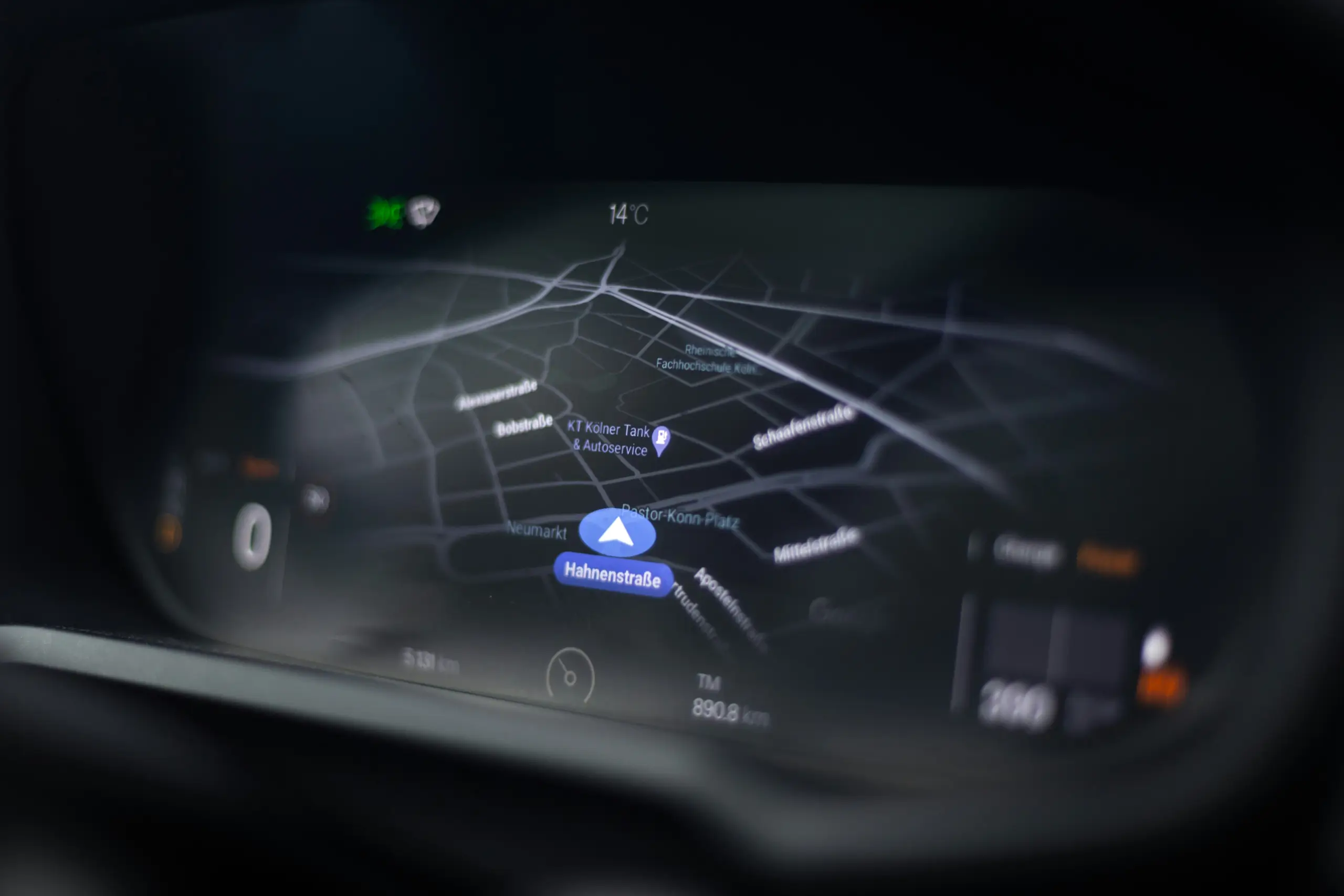Customized IT solutions supporting transportation and logistics companies with real-time data and system reliability